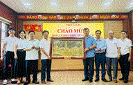 NGHIÊN CỨU THỰC TẾ, TRAO ĐỔI NGHIỆP VỤ CÔNG TÁC GIỮA CÁN BỘ GIẢNG VIÊN TRƯỜNG CHÍNH TRỊ TRƯỜNG CHINH, HỌC VIÊN LỚP TRUNG CẤP LÝ LUẬN CHÍNH TRỊ K67.B2 TẠI THỊ ỦY - HĐND, UBND THỊ XÃ SA PA, TỈNH LÀO CAI